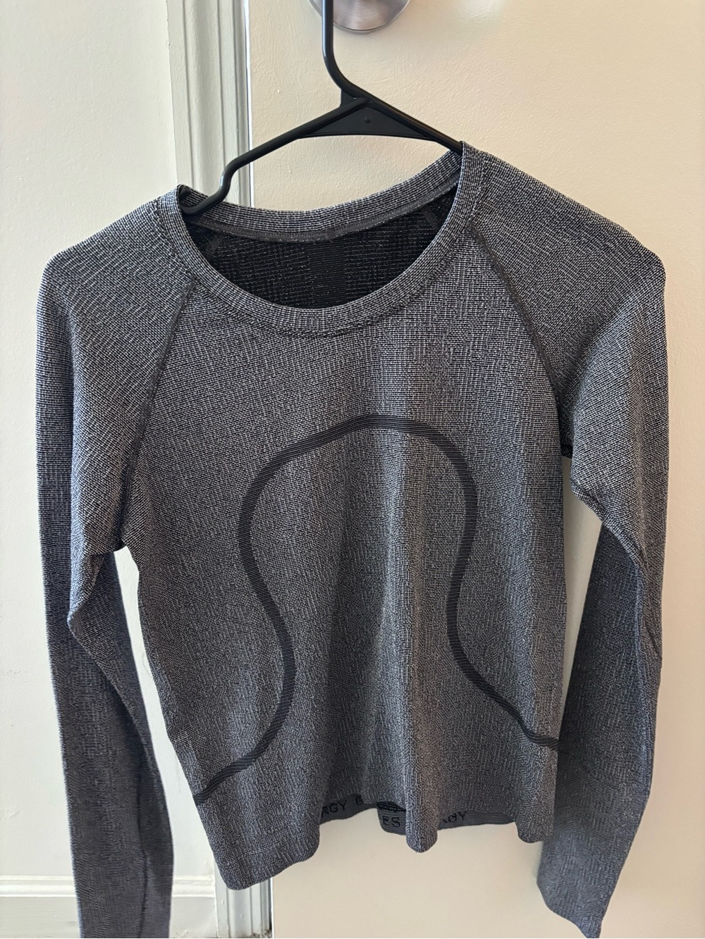 Lululemon Women’s Grey Long-Sleeve